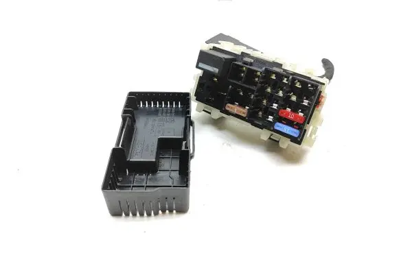 Volvo S90, V90 Fuse module