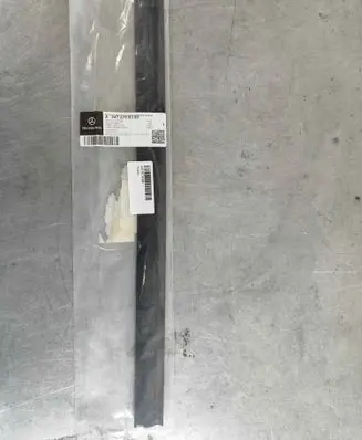 Mercedes-Benz Vito Viano W447 Rubber seal rear door window/glass A4476730300