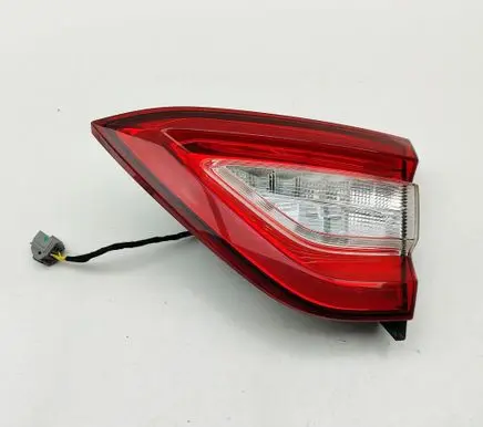 Maserati Levante Tailgate rear/tail lights 670106834