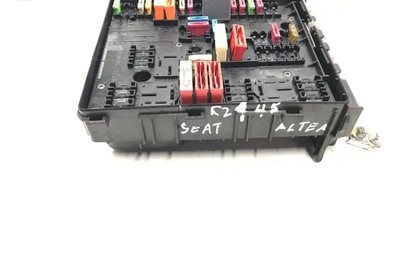 Seat Altea Fuse module 1k0937124k