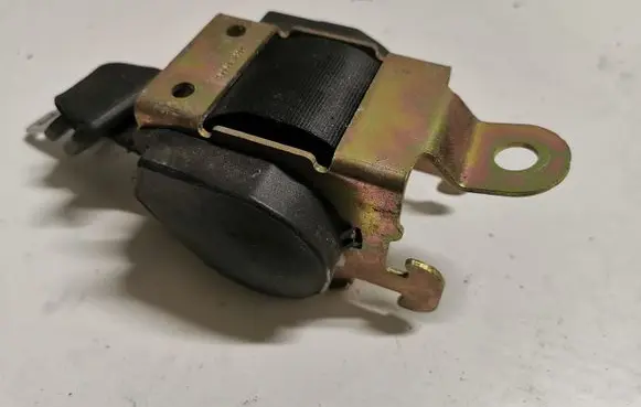 Middle seatbelt (rear)