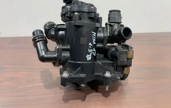 Mini Cooper Countryman F60 Thermostat/thermostat housing 863194307 F61047212 F610472070900