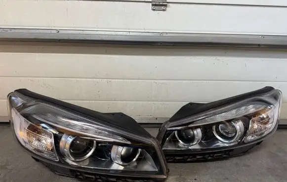 KIA Sorento Headlights/headlamps set 92101C5200 92102C5200