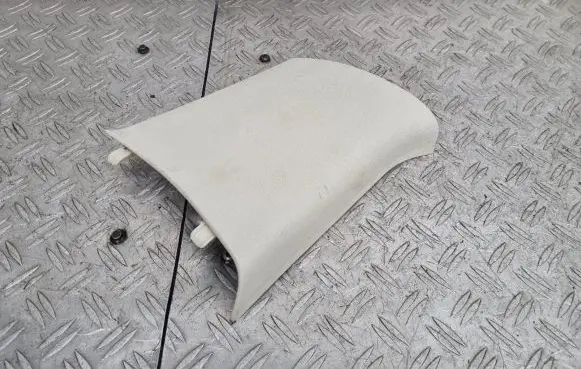 (D)pillar trim (top)