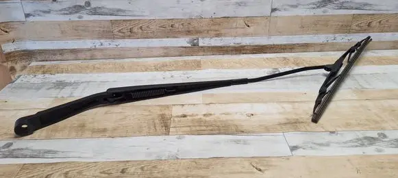 Nissan NV200 Front wiper blade arm