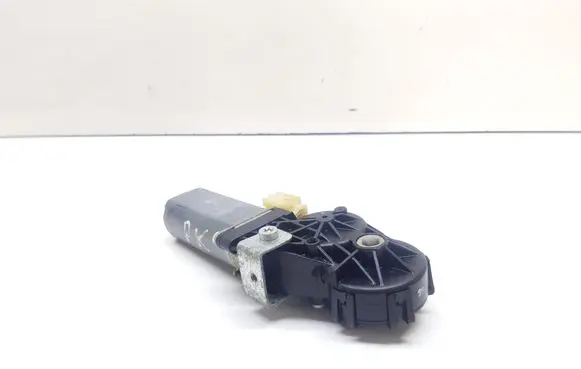 BMW 7 E65 E66 Seat adjustment motor 8316668 0390201972