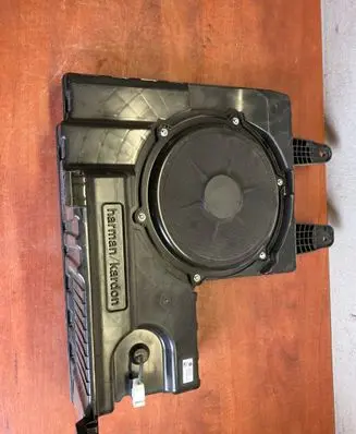 Ram 1500 Subwoofer speaker P68315544AA 8965000701A 36670D