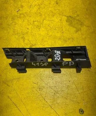 Volkswagen PASSAT B6 Front bumper mounting bracket 3C0807184