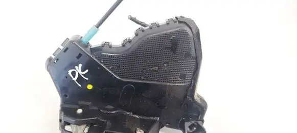 Suzuki Grand Vitara II Front door lock 7082214