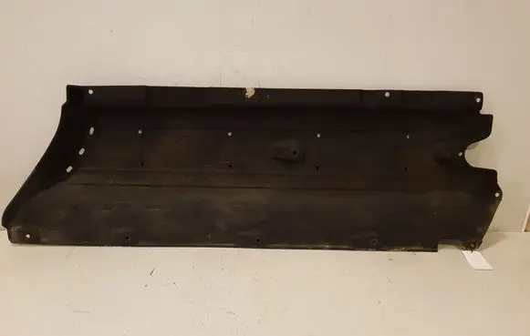 Center/middle under tray cover