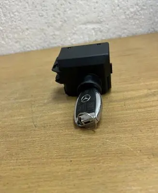 Mercedes-Benz GL X166 Ignition lock A1669052901 F3530