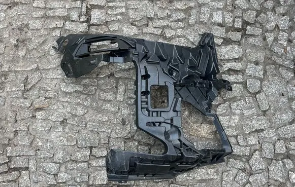 BMW X5 G05 Fog light bracket 8085638