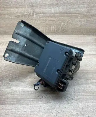 Volvo S70 V70 V70 XC ABS Pump 9496945 9496946