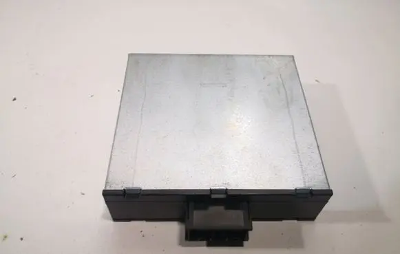 BMW 3 E90 E91 Voltage converter/converter module 8ES00947921 6142925320801 01505894140121