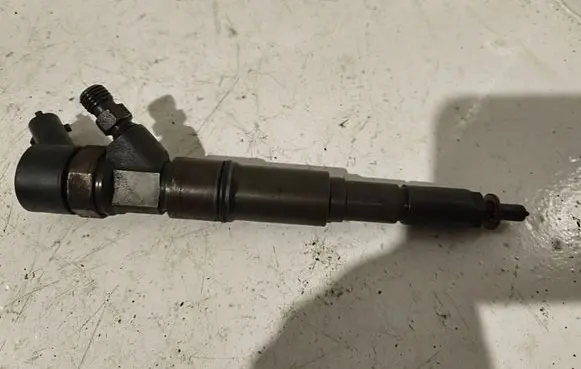 BMW X5 E53 Fuel injector 0445110047
