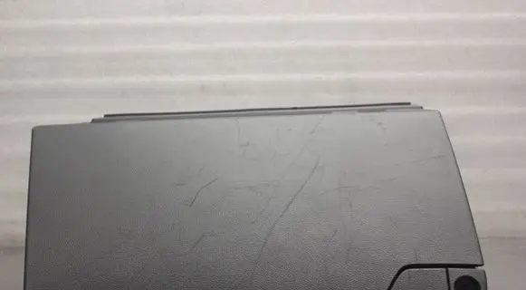 Glove box