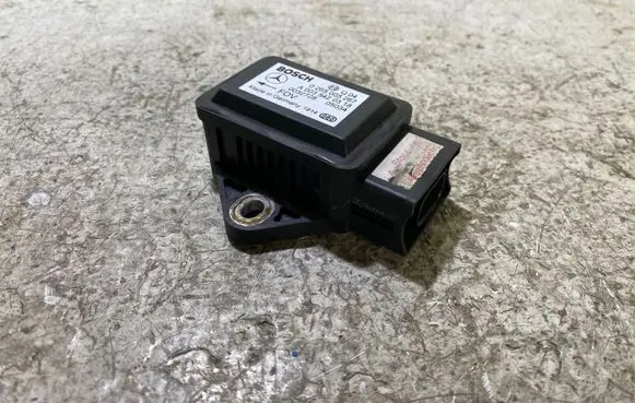 Mercedes-Benz E W211 ESP acceleration yaw rate sensor A0035420318 0032728 0265005267