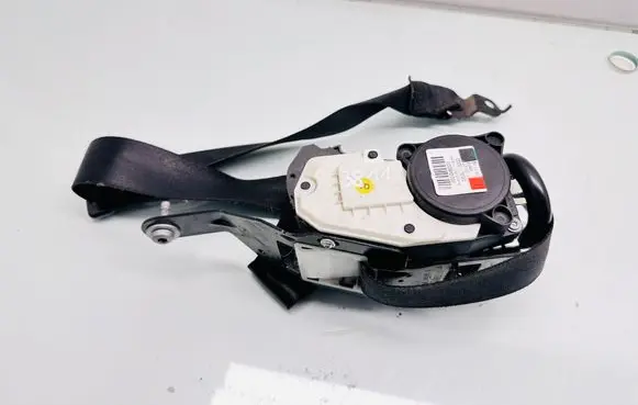 Mercedes-Benz CLS C218 X218 Front seatbelt 620048000 010L0000 BAMPT1273