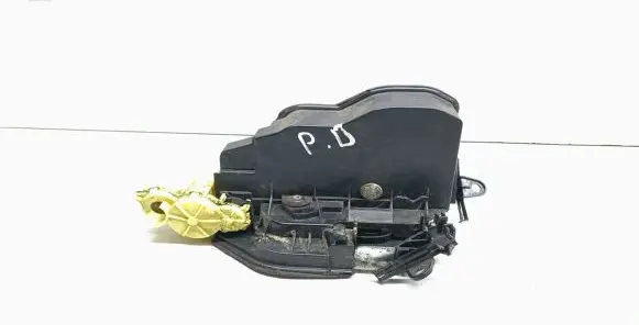 BMW X3 F25 Front door lock 7318422