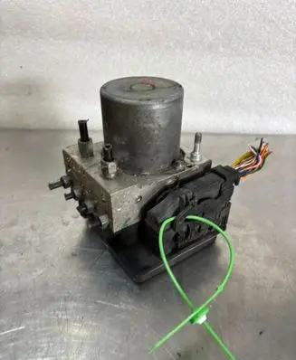 Nissan Qashqai+2 Master brake cylinder