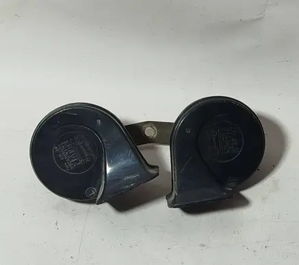 Audi 80 90 S2 B4 Horn signal E335717 CH203573345