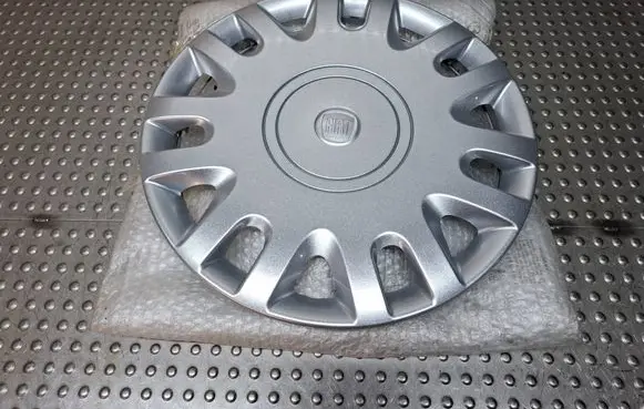 Fiat 500 R15 wheel hub/cap/trim 735598031