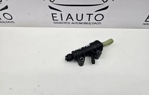 BMW 3 E90 E91 Clutch master cylinder 13870610 6779570