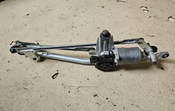 Hyundai Ioniq 5 Front wiper linkage and motor 98100GI900