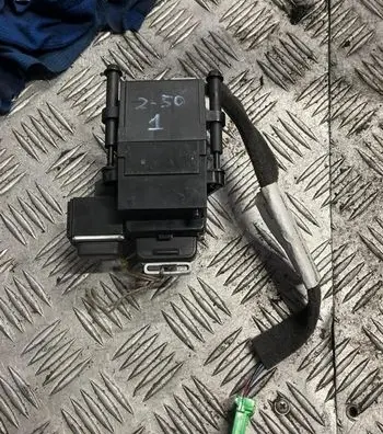 Volvo V70 Ignition lock 6g9n11572dj