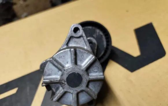 Jeep Grand Cherokee (WJ) Generator/alternator belt tensioner