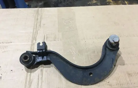 Volkswagen Golf VI Rear control arm 1K0505323