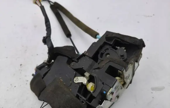 Mazda CX-7 Rear door lock
