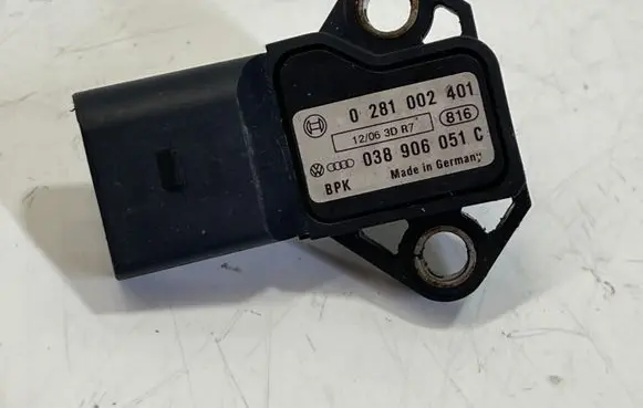 Audi A6 S6 C6 4F Air pressure sensor 038906051C 0281002401