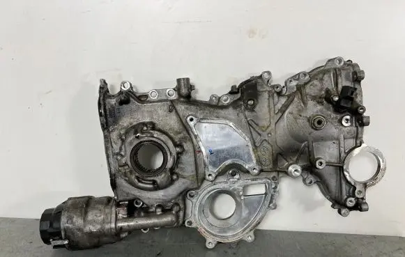 Toyota Avensis T270 Timing chain cover 