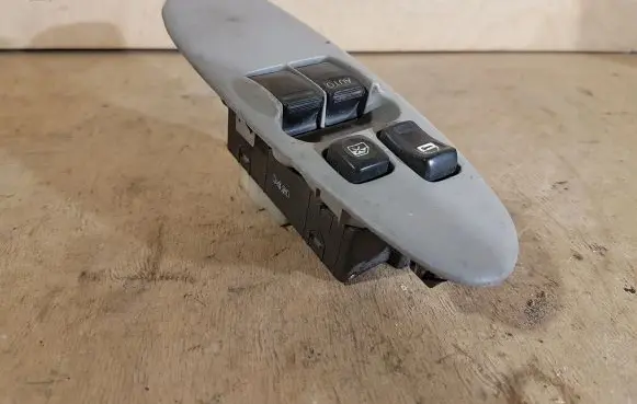 Nissan Almera Tino Electric window control switch
