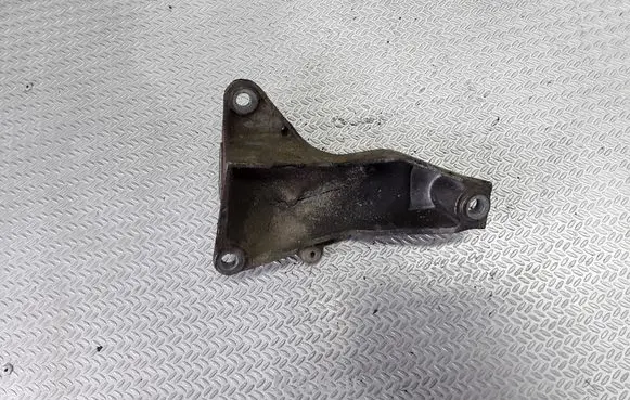 Audi A6 S6 C5 4B Gearbox mounting bracket 4D0399114