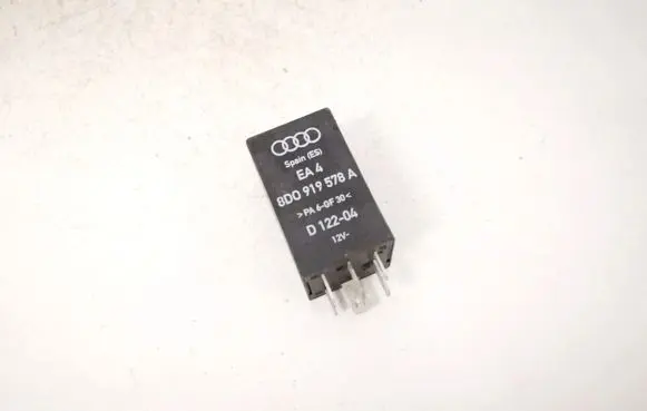 Volkswagen PASSAT B5 Other relay 8d0919578a