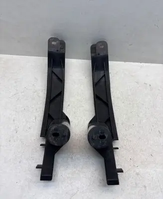 Volkswagen Golf V Front bumper mounting bracket 1K0807889B 1K0807890B