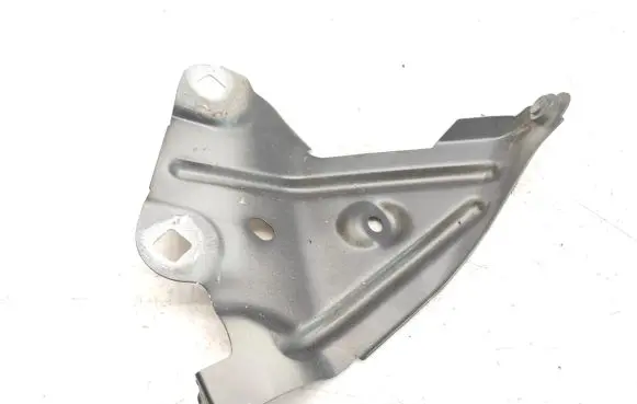 Fender mounting bracket