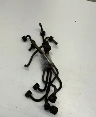 Volkswagen Transporter - Caravelle T4 Fuel injector supply line/pipe 4669156