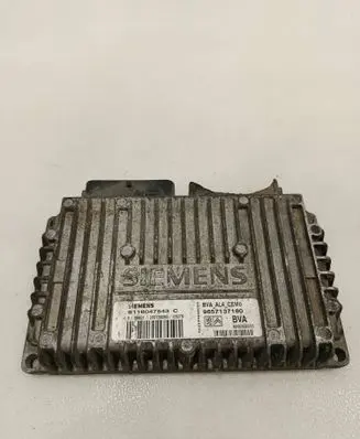 Peugeot 206 Engine control unit/module S118047543C 9657137180 8200302005