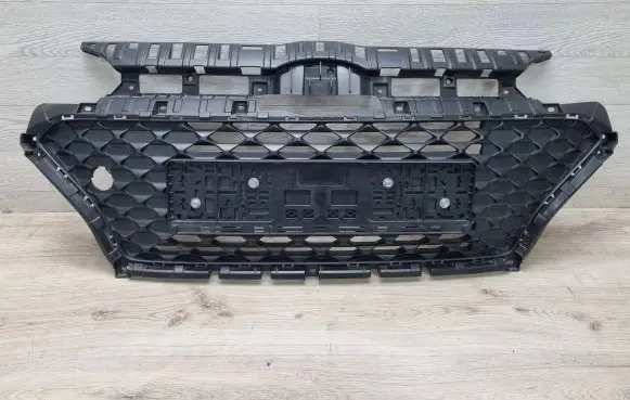Hyundai i20 (GB IB) Front bumper upper radiator grill 86569C8BA0