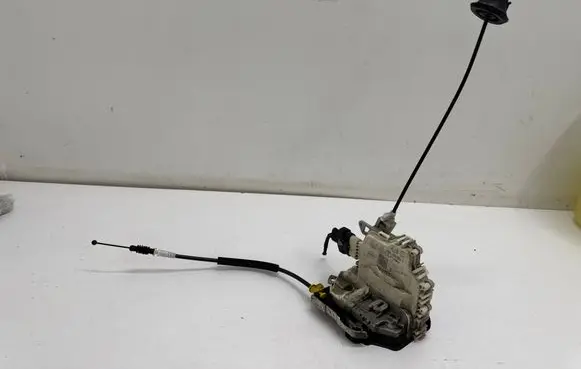 Audi A5 Sportback 8TA Rear door lock 8K0839015C