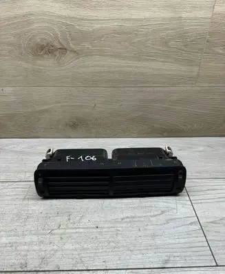 Volkswagen PASSAT B5.5 Dash center air vent grill 3B0819728D