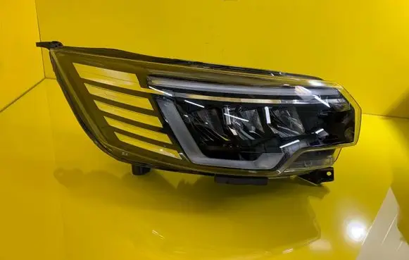 Renault Trafic III (X82) Headlight/headlamp 260102899R