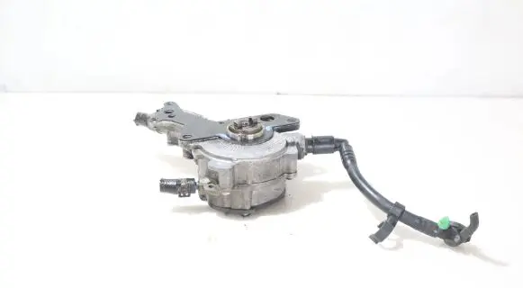 Volkswagen Golf IV Vacuum pump