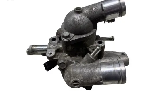 Mitsubishi Outlander Thermostat/thermostat housing 