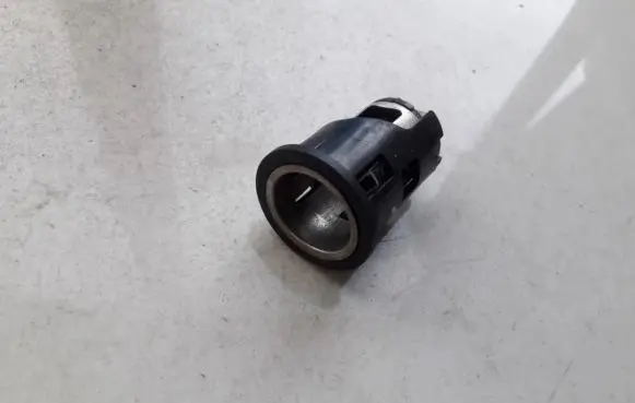 Nissan Note (E11) Cigarette lighter 