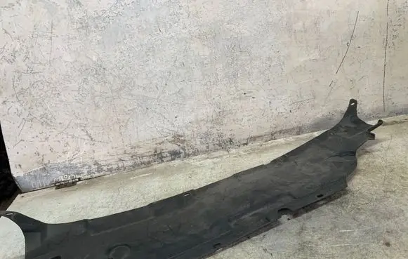 Ford Mondeo MK V Radiator trim Ds7316613