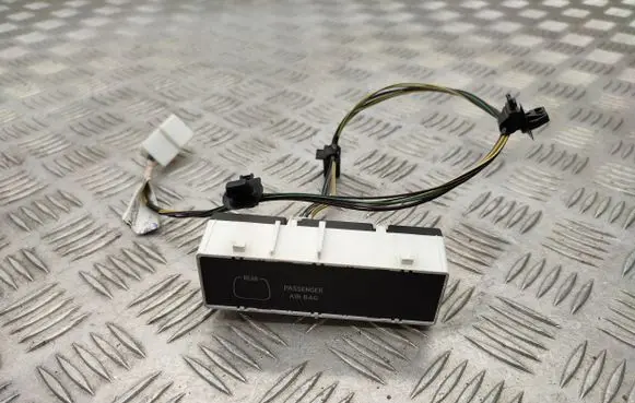 Citroen C1 Seat belt warning relay AM1306161904 821420H010 821420H010B